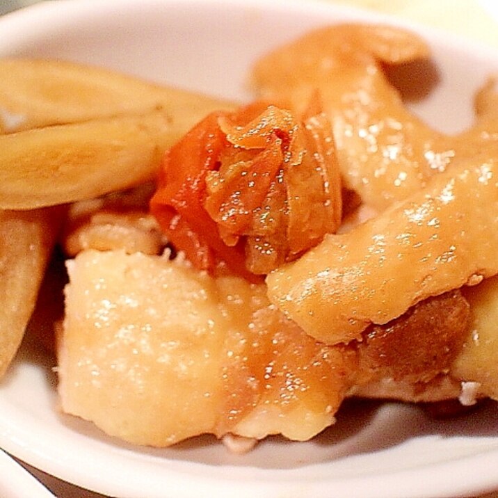 冷凍肉でも柔らか♪ゴボウと鶏肉の煮物　梅肉添え